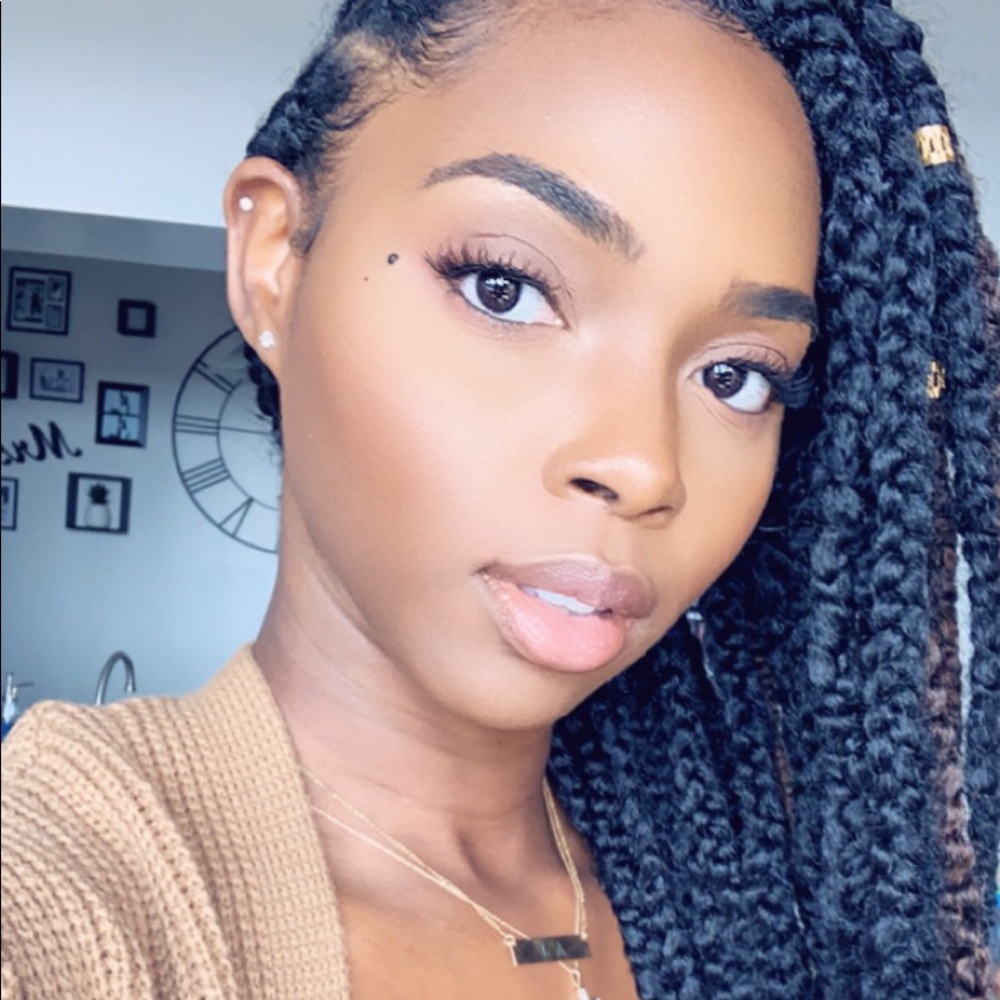 Meet your Posher, Gina